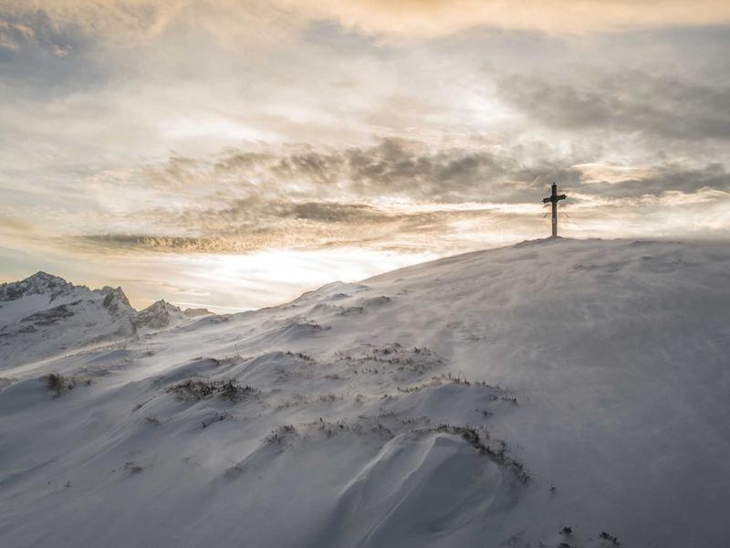 300-700 GEL ეარ E757